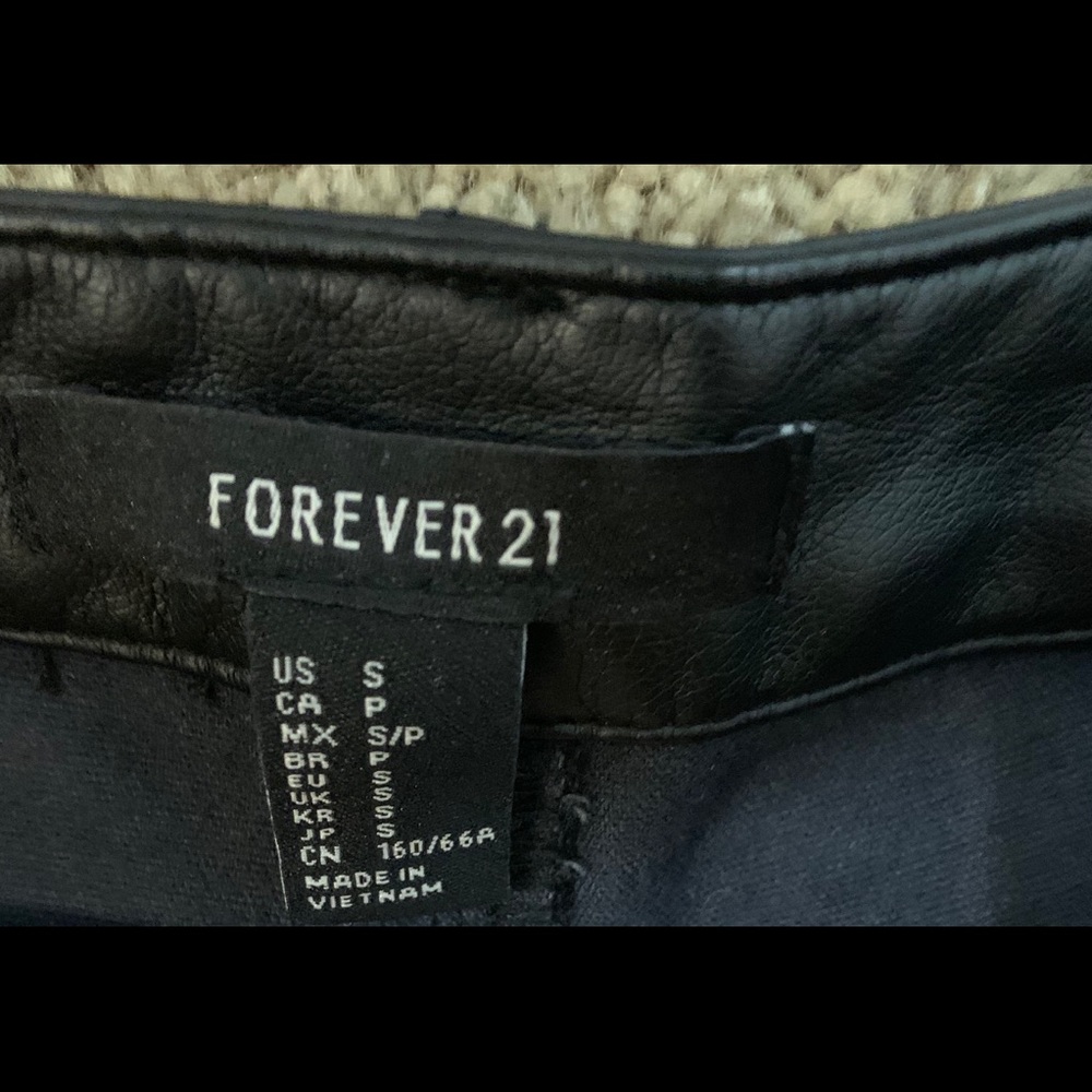 Shorts - Picture 2 of 2